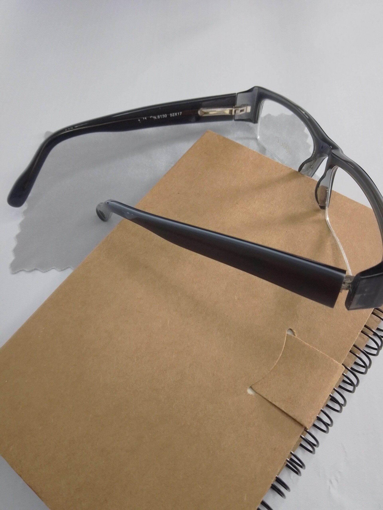 Armação de Óculos de Grau Vintage / Retro — Ex-Mostruário - Bom estado | Moda Circular & Sustentável – 6130 - Raffaele - Imagem 3